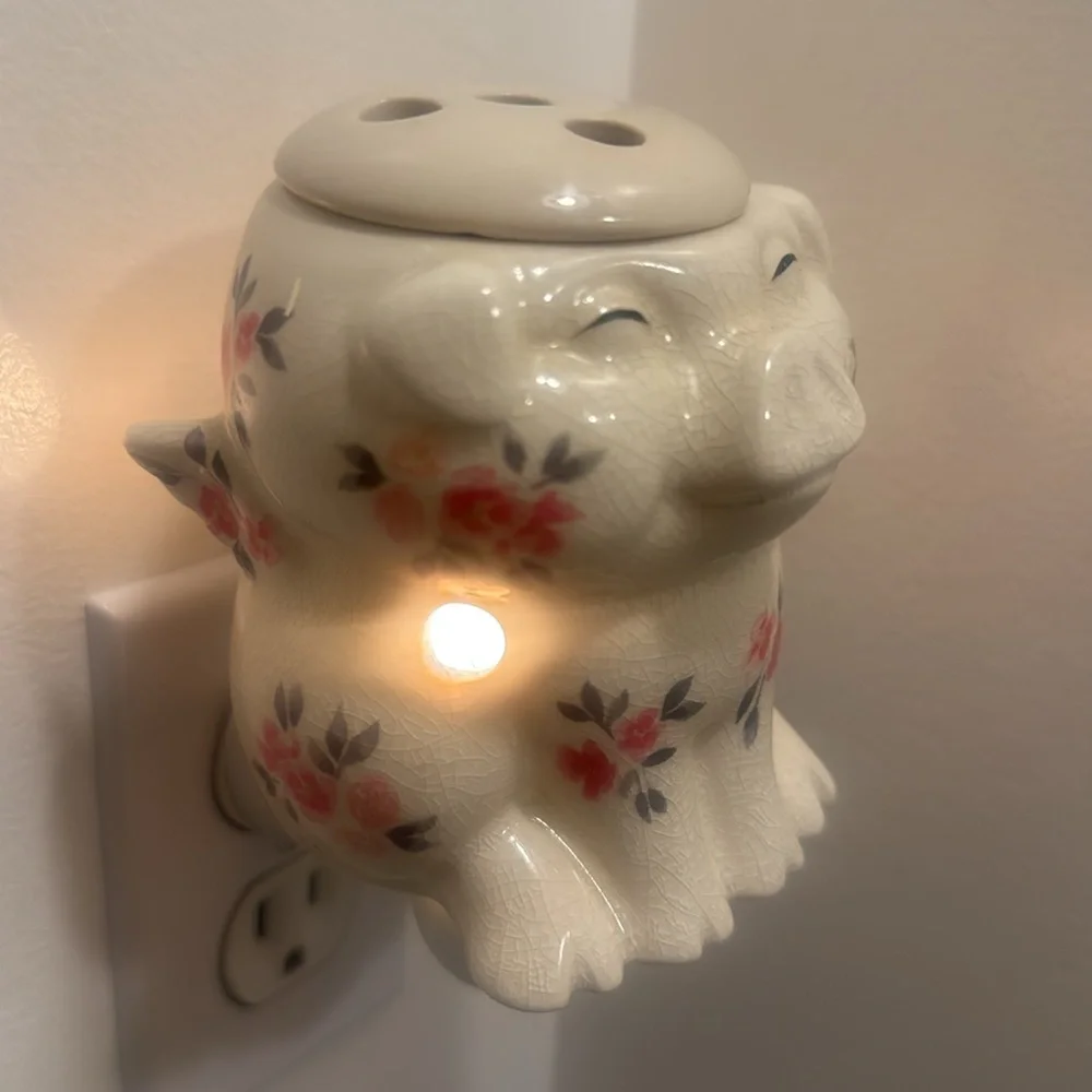 ScentSationals Wilber The Pig Accent Mini Wax Plug In Warmer Floral Farmhouse - Picture 4 of 8